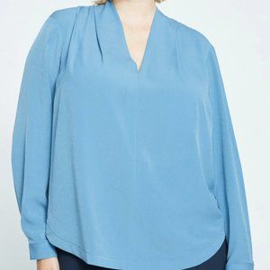 Universal Standard Better-Than-Silk Long Sleeve V-Neck in Cornflower in S 14-16